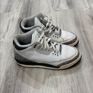 Jordan 3 Retro White Cemenet wolf gray and Black Sneakers 6.5 YOUTH